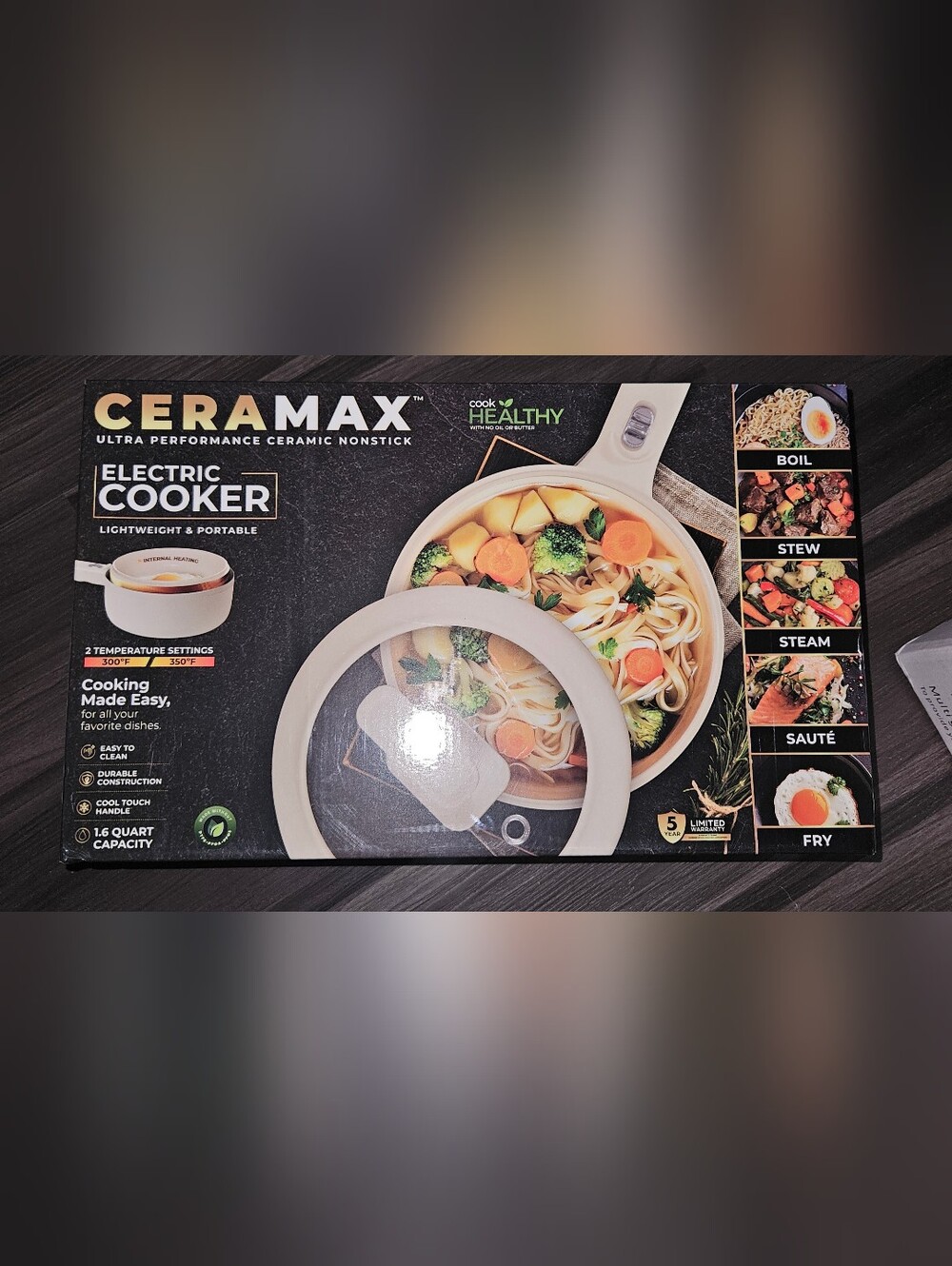 Ceramic Nonstick Skillet with White Lid -